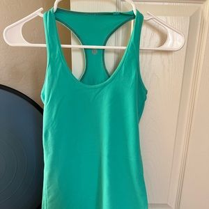 Lululemon size 4 light green tank top